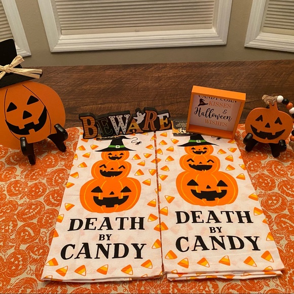 Halloween Jack O Lantern Towels, Jack O Lantern Tier Tray Decor & Wall Decor - Picture 3 of 16